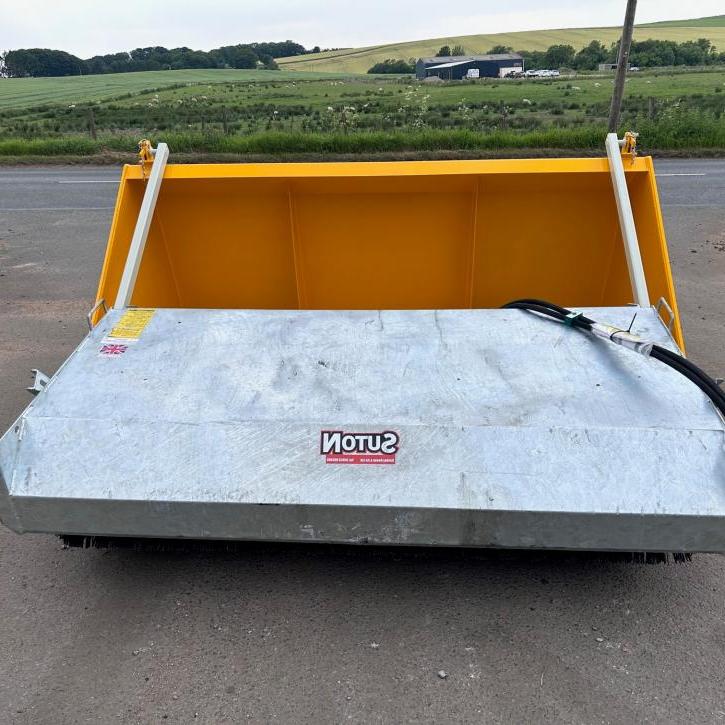 8' grain bucket  with pin and cone brackets and with bucket brush